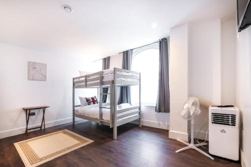 Spacious and Delightful Sleep 5 Piccadilly VRC 3