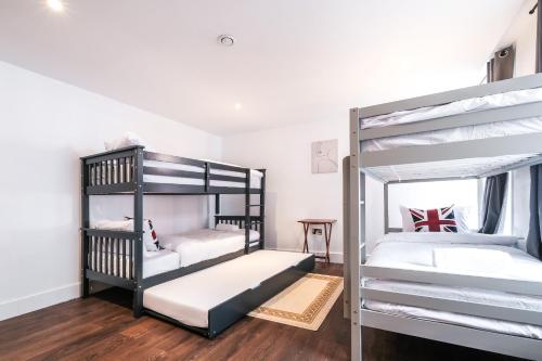 Spacious and Delightful Sleep 5 Piccadilly VRC, Londra