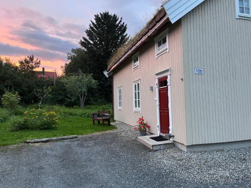 B&B Bodø - Calm surroundings with hiking trails near Bodø and Saltstraumen - Bed and Breakfast Bodø