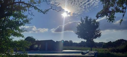 Longère normande, parc, piscine.