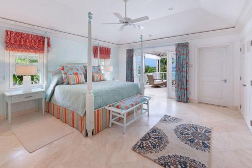 Stylish Beachfront Villa with Plunge Pool - Still Fathoms villa