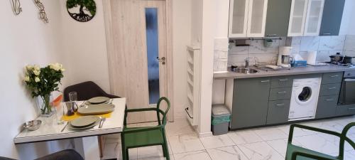 Elisabeta Studio Apartment - Tap to explore photos