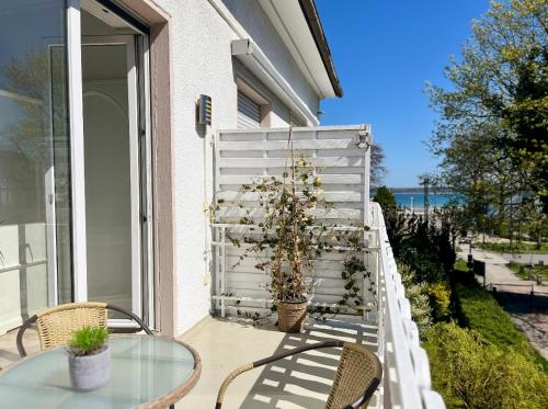 Strand Studio mit Meerblick & Balkon