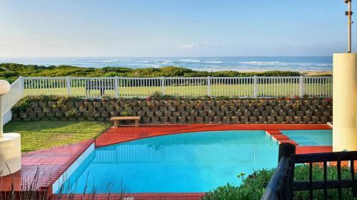 Garden, Escape to Paradise: Beachside Apartment in Jeffreys Bay
