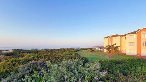 Exterior view, Escape to Paradise: Beachside Apartment in Jeffreys Bay
