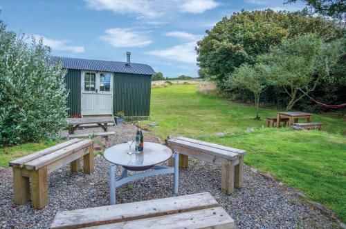 Haven View - 1 Bedroom Shepherds Hut - St Ishmaels