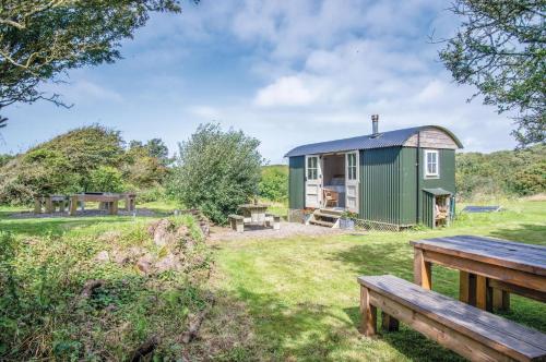 Haven View - 1 Bedroom Shepherds Hut - St Ishmaels