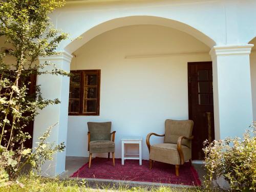 ระเบียง/ชานเรือน, Charmantes Arkadenhaus mit großem Garten in ร็อจท็อกมัสซาจ