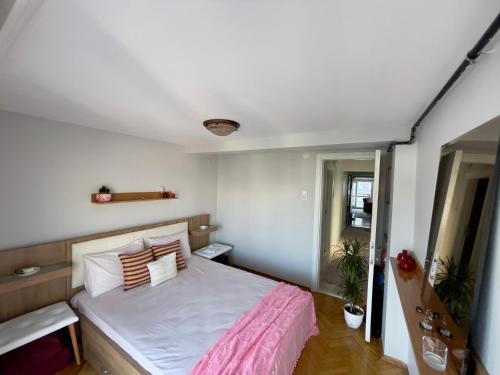 Central Izmir Delight: Cozy Alsancak Apartment