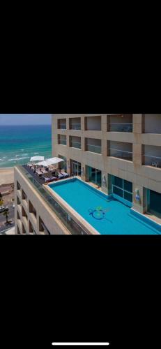 View, תמר על הים in Bat Yam