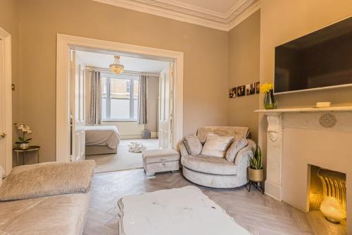 Charming 1 Bedroom Retreat in Central Windsor - By Tempstay, Windsor (Foto 10)