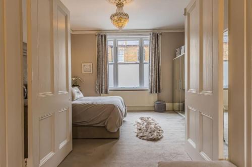 Charming 1 Bedroom Retreat in Central Windsor - By Tempstay, Windsor (Foto 11)