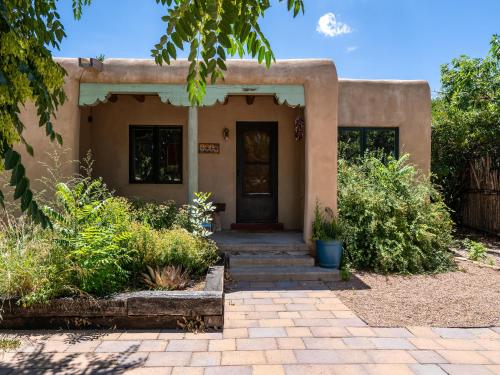 Kiva Cottage 2 Bedrooms Upgraded WiFi Patio Fireplace Sleeps 6 - image 10