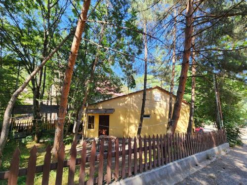 3 bedrooms, 4 beds