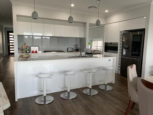 7 Aurora Ave Dunmore in Shellharbour