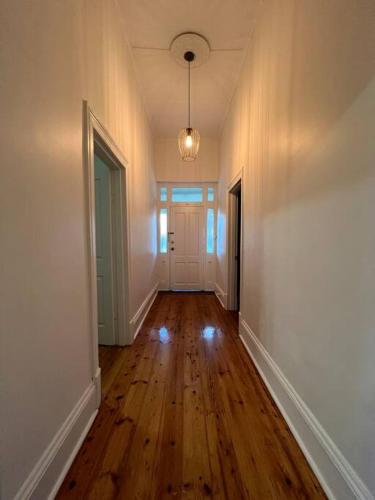 Close to CBD Renovated Cottage in Prospect
