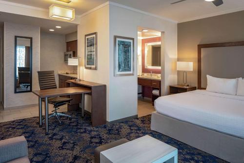 King Suite - Non-Smoking room in Homewood Suites By Hilton New Orleans French Quarter