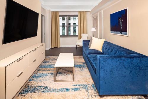 One-Bedroom King Suite Premier with Sofa Bed