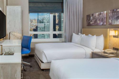 Standard Double Room with Two Double Beds image 4