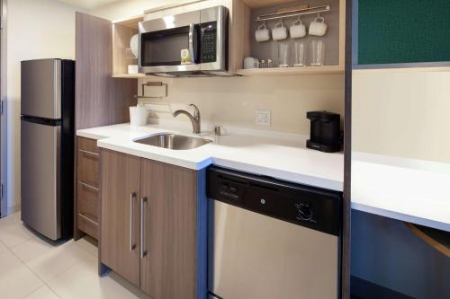 Home2 Suites By Hilton Alameda Oakland Airport - image 12