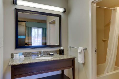 Hampton Inn and Suites Swansboro Near Camp Lejeune