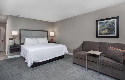 Hampton Inn Vincennes - image 10