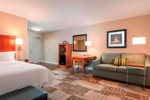 Hampton Inn Bellevue - image 10