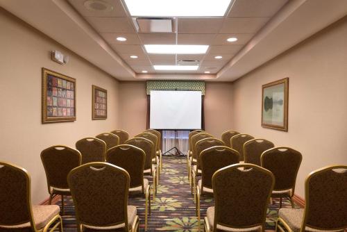 Hampton Inn Bellevue - image 8