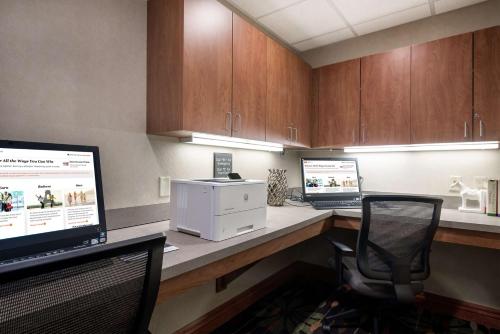Hampton Inn Bellevue - image 6