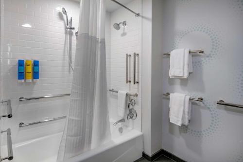 Tru By Hilton Omaha I 80 At 72Nd Street, Ne, Omaha (photo 7)