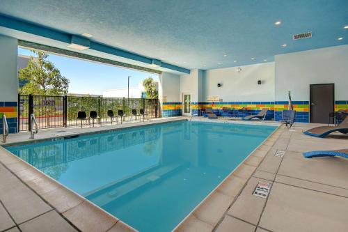 Swimming pool, Hampton Inn & Suites Ontario Rancho Cucamonga in Rancho Cucamonga (CA)