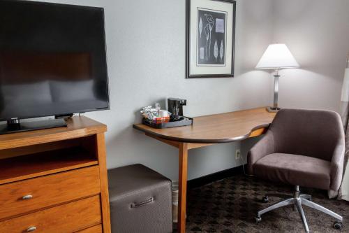 Hampton Inn & Suites Chesapeake-Square Mall