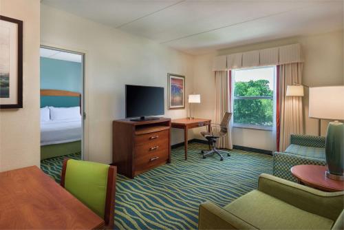 2 bedrooms, 5 beds