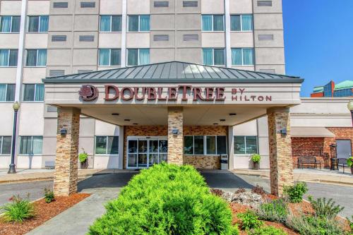 DoubleTree by Hilton Neenah - image 2