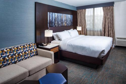 DoubleTree by Hilton Neenah - image 6