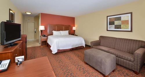 Hampton Inn Ottumwa - image 11