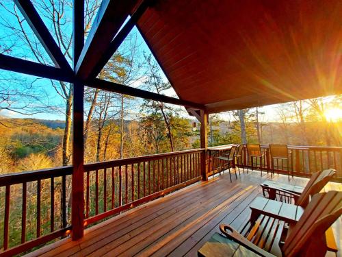 Mountain Mist - Secluded Cabin, MTN View, Hot Tub! thumb 3