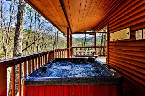 Mountain Mist - Secluded Cabin, MTN View, Hot Tub! thumb 4
