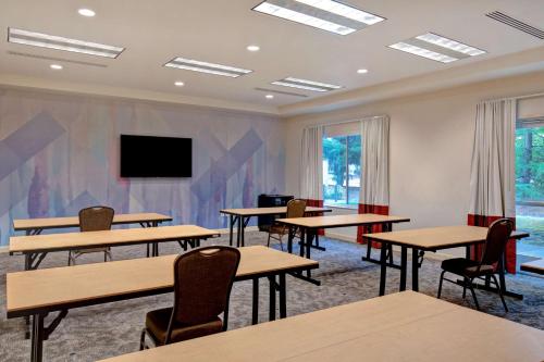 Hilton Garden Inn Portland/Beaverton - image 6