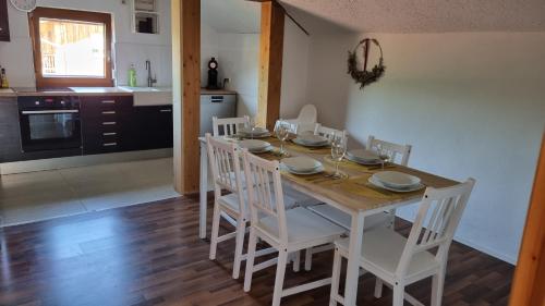 virtuve, Ferienwohnung Bergfreunde inkl Chiemgaukarte in Bergen (Traunstein)