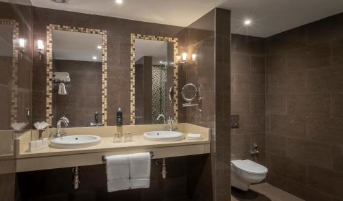 Clayton Hotel Dublin Airport - image 13