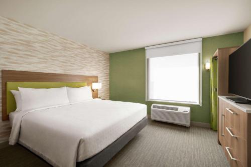 One-Bedroom King Suite - Non-Smoking image 2