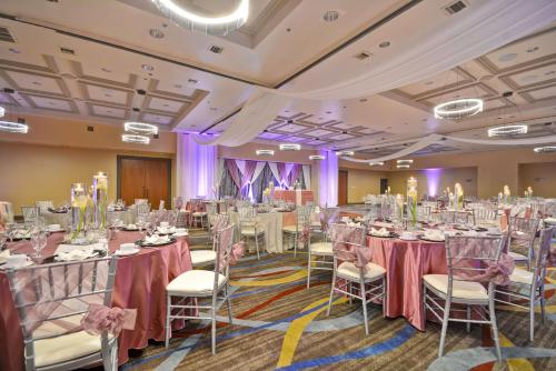 DoubleTree by Hilton Phoenix North - image 7