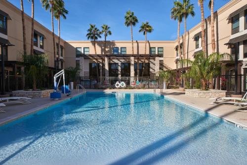 Hampton Inn & Suites Scottsdale On Shea Blvd - image 29