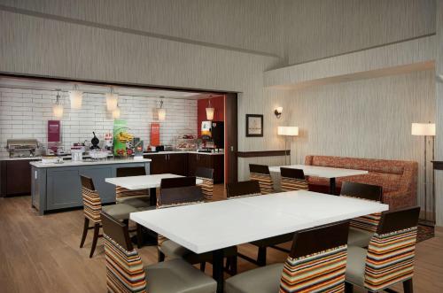 Hampton Inn & Suites Scottsdale On Shea Blvd - image 34
