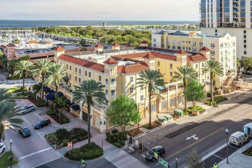 Hampton Inn By Hilton & Suites St. Petersburg/Downtown