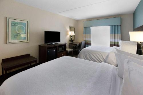 2 queen beds