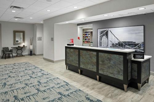 Hampton Inn & Suites Cranberry Township/Mars - image 6