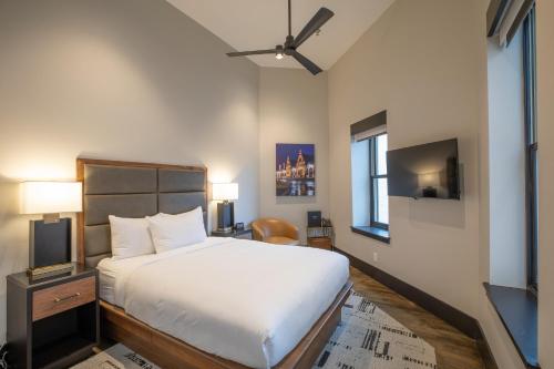 1 queen bed