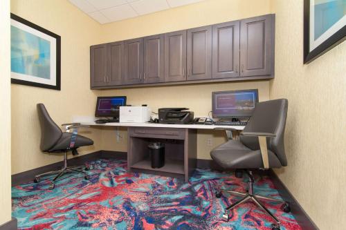 Hampton Inn Norwich - image 12